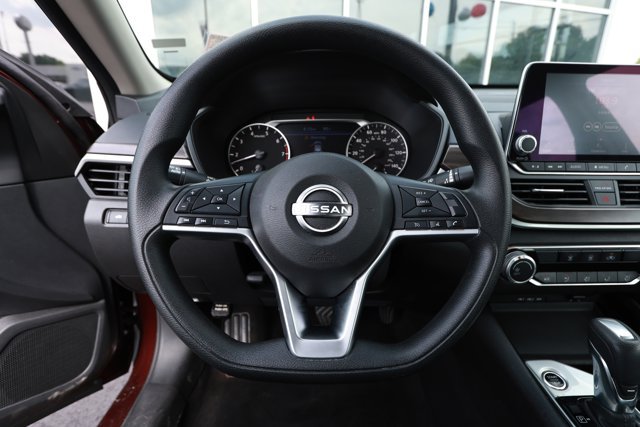 Used 2024 Nissan Altima 2.5 SV FWD image 11