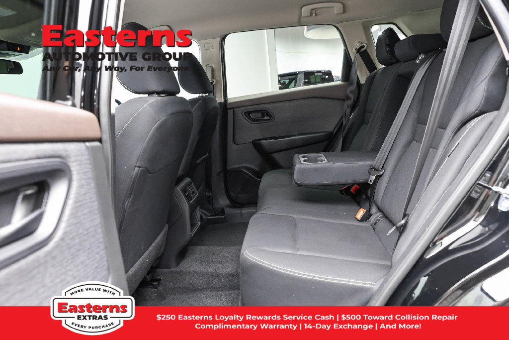 Used 2023 Nissan Rogue S AWD/4WD image 22
