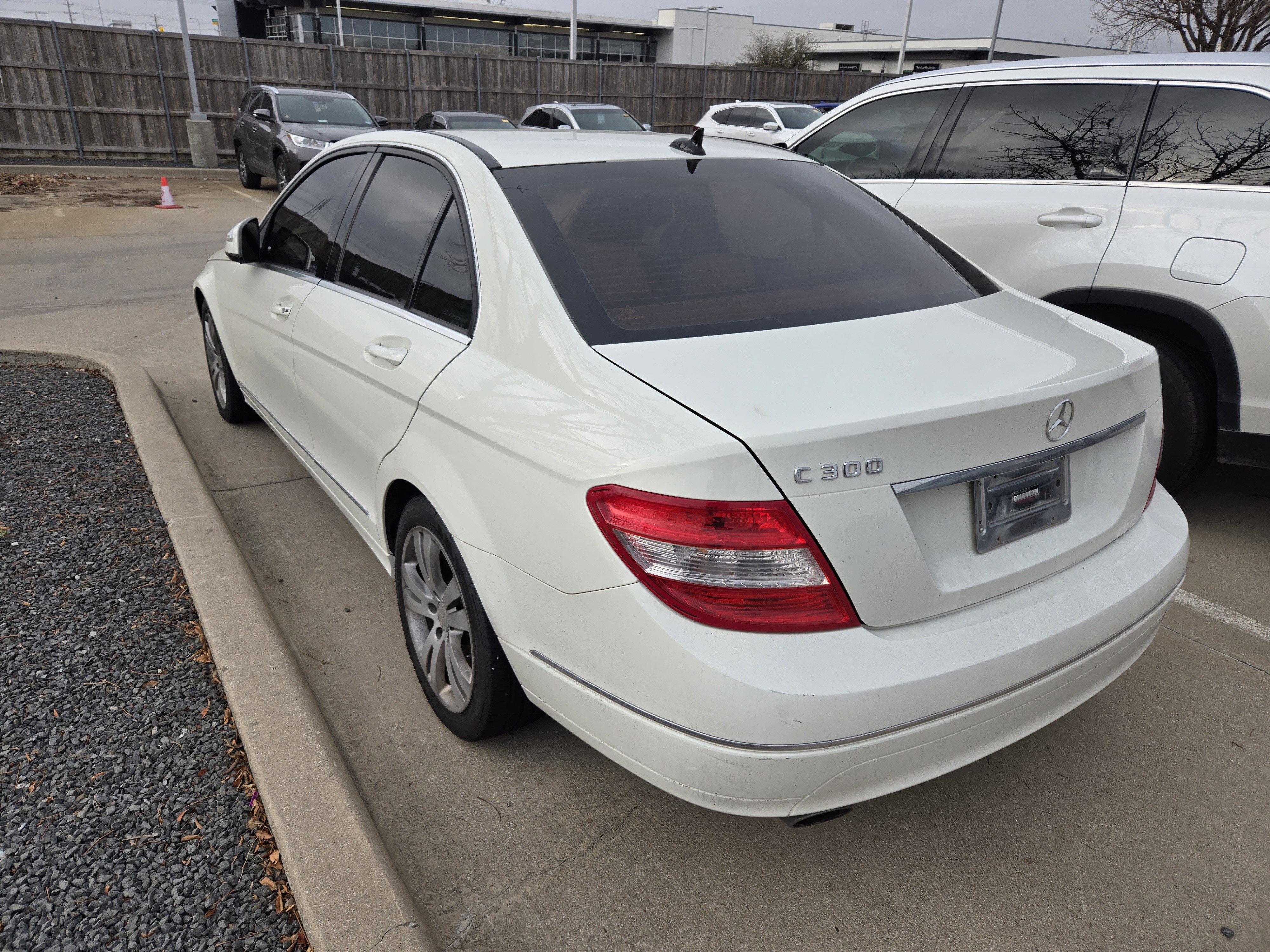 Used 2008 Mercedes-Benz C 300 Sedan image 4