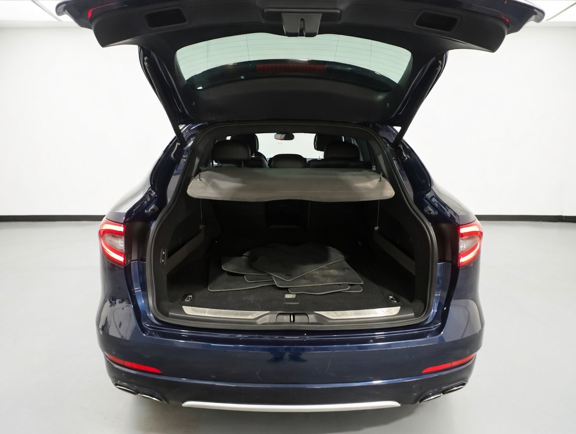 Used 2017 Maserati Levante w/ Luxury Package AWD/4WD image 21