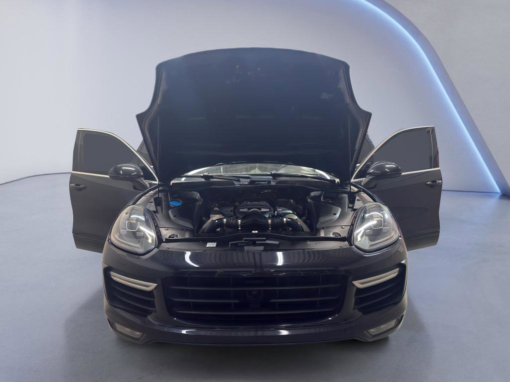 Used 2015 Porsche Cayenne Turbo AWD/4WD image 8