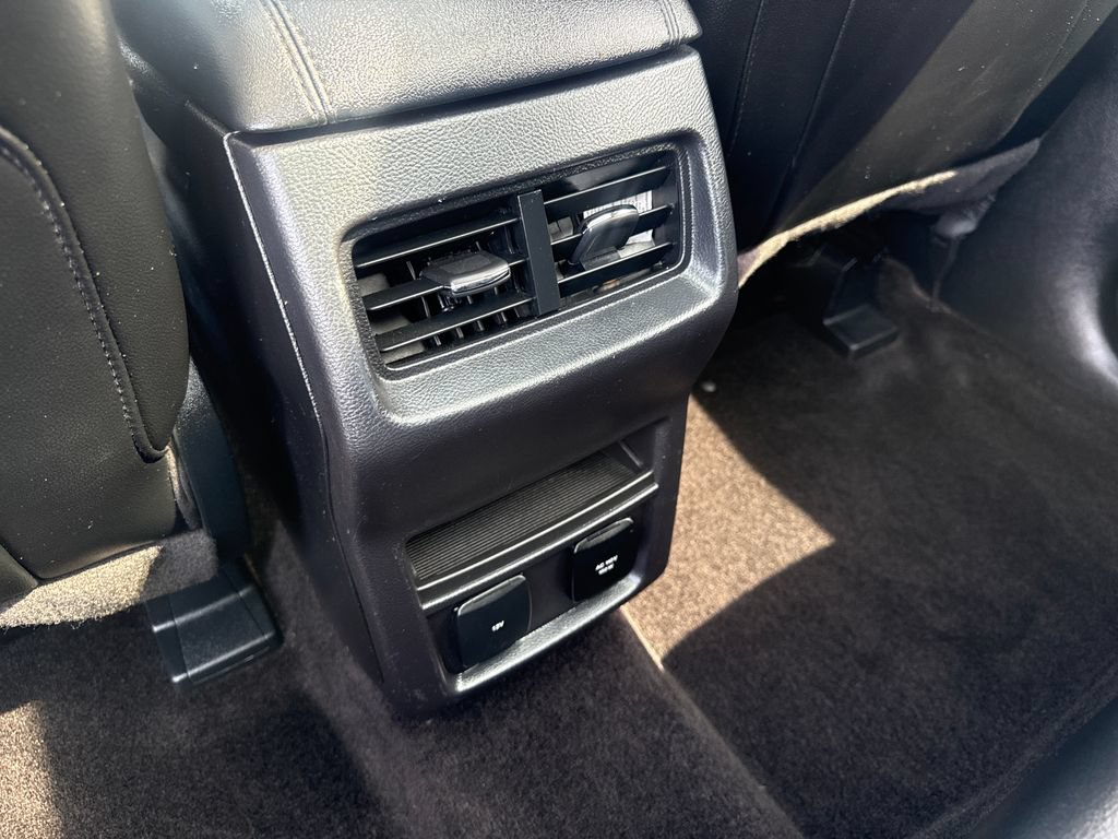 Used 2018 Ford Edge SEL w/ Equipment Group 201A AWD/4WD image 21