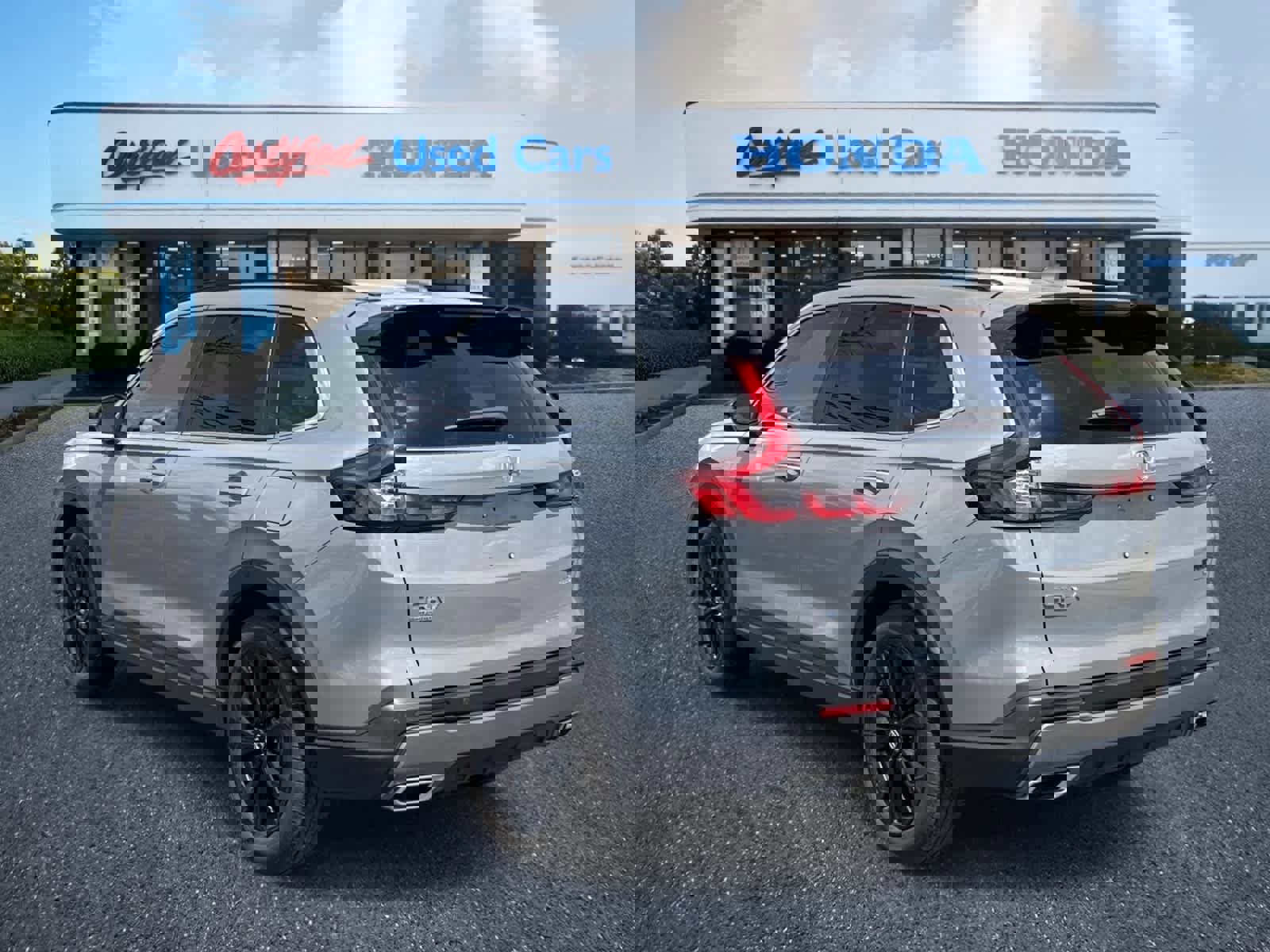 Used 2025 Honda CR-V Sport Touring image 3