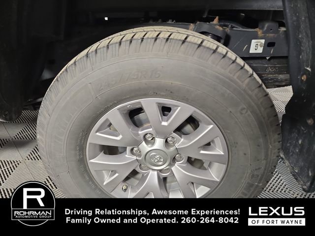 Used 2017 Toyota Tacoma SR5 w/ Tow Package image 12