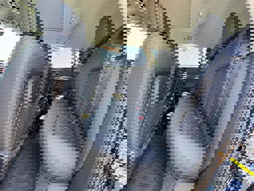 Used 2019 Audi e-tron Premium Plus image 35