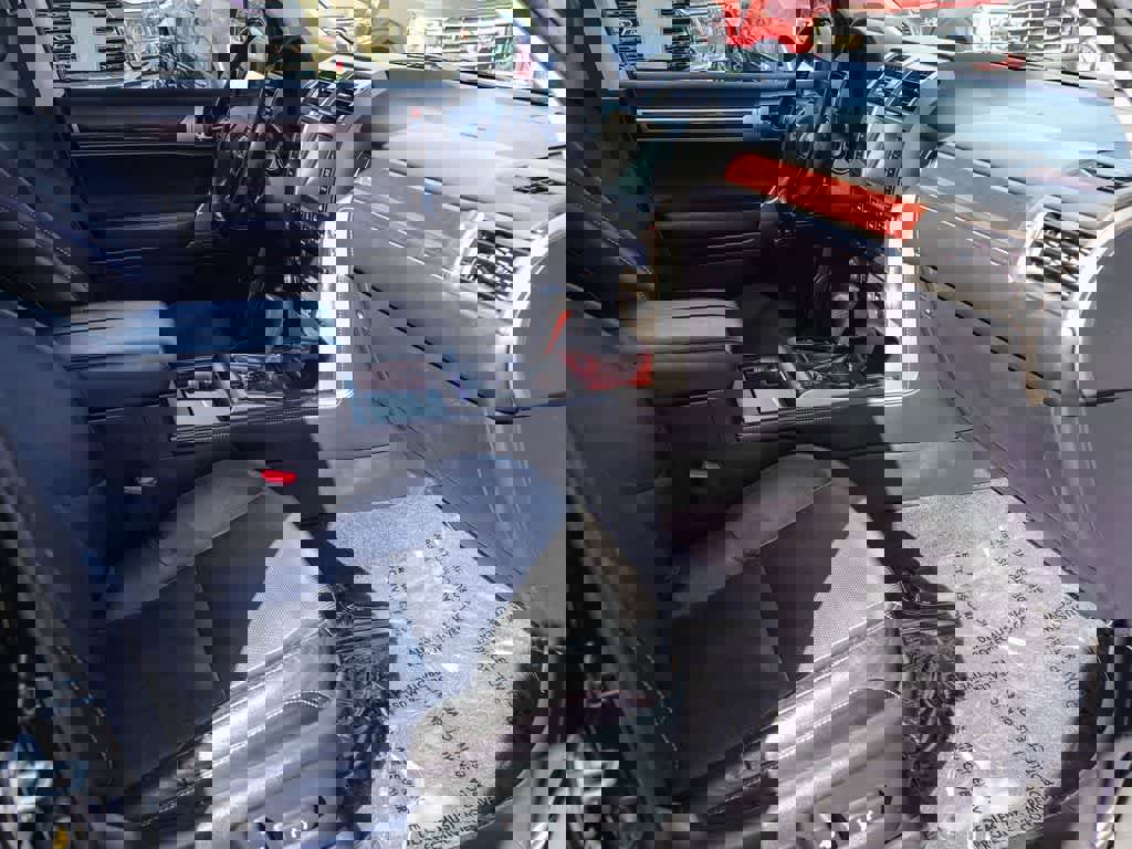 Used 2018 Lexus GX 460 Premium w/ Premium Package image 13