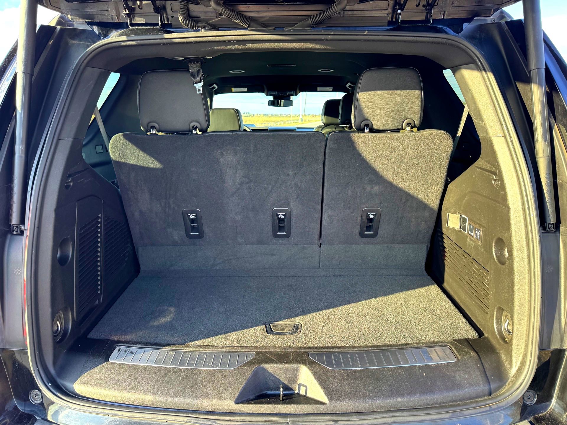 Used 2025 GMC Yukon Denali image 8