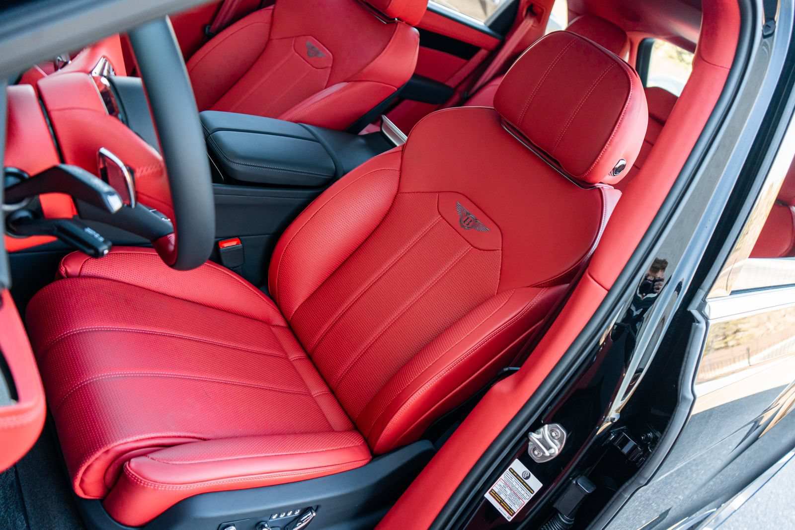 Certified 2024 Bentley Bentayga Extended Wheelbase AWD/4WD image 25