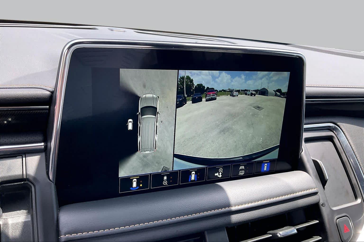 Used 2024 GMC Yukon AT4 w/ Technology Package AWD/4WD image 26