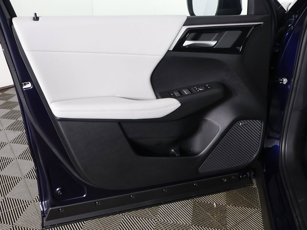 New 2025 Mitsubishi Outlander SE image 25