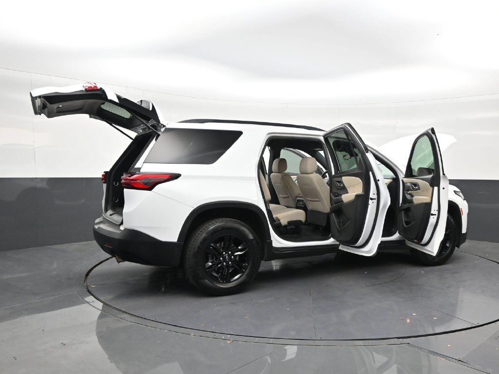 Used 2022 Chevrolet Traverse LS w/ Midnight/Sport Edition FWD image 28