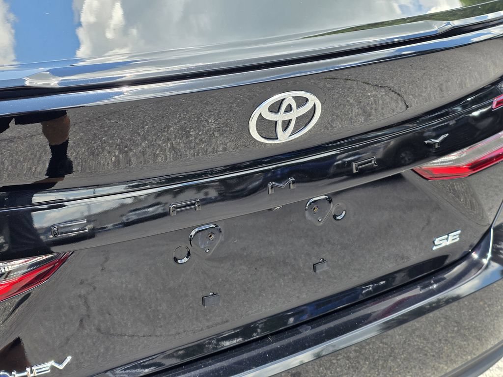 Used 2025 Toyota Camry SE FWD image 8