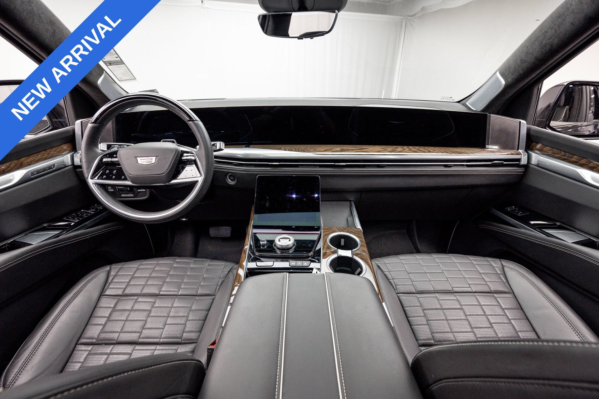 Used 2025 Cadillac Escalade Sport Platinum w/ LPO, Floor Liner Package AWD/4WD image 10