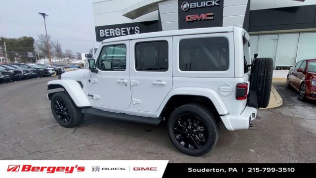 Used 2022 Jeep Wrangler Unlimited Sahara image 7