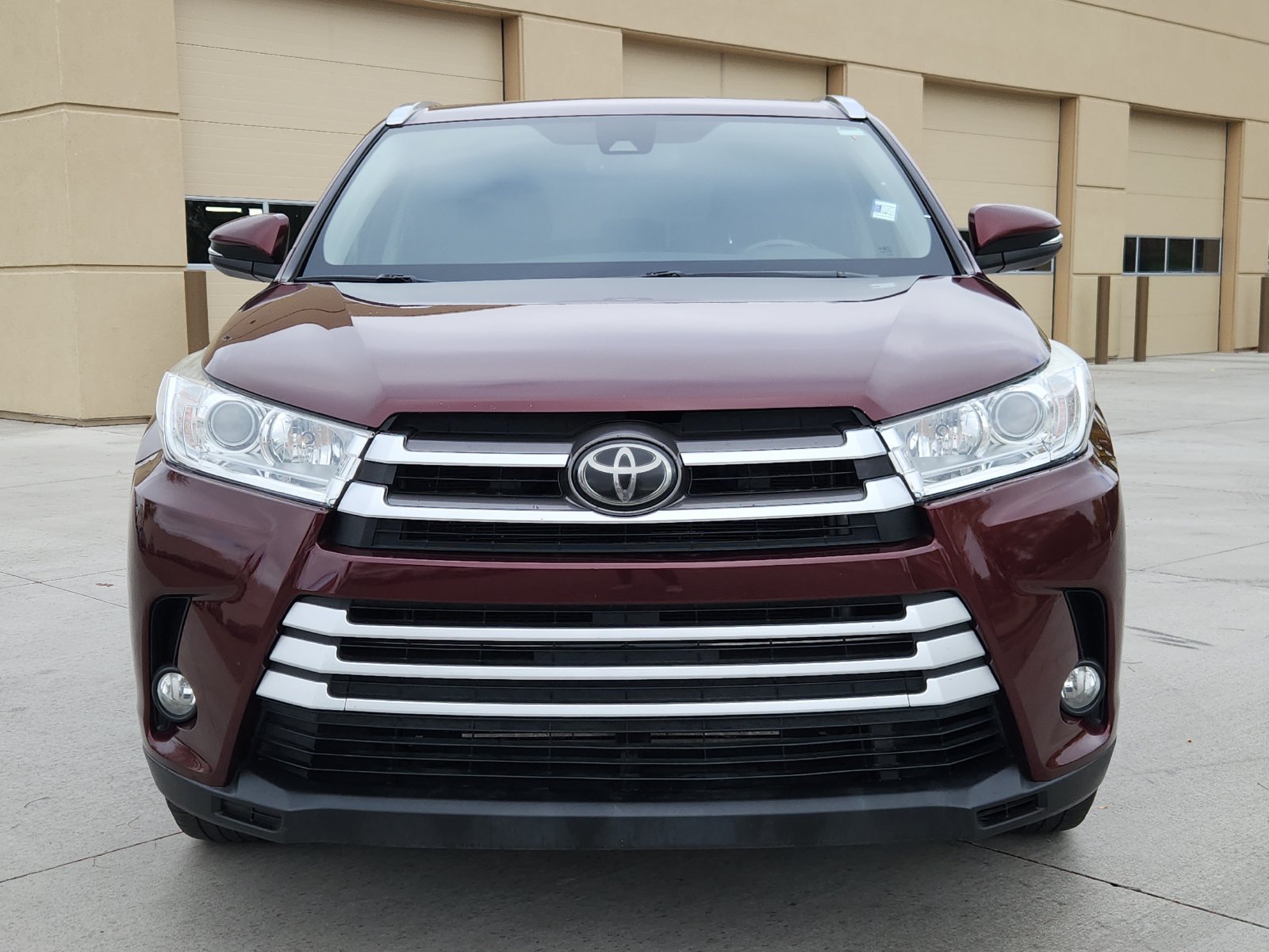 Used 2018 Toyota Highlander XLE FWD image 8
