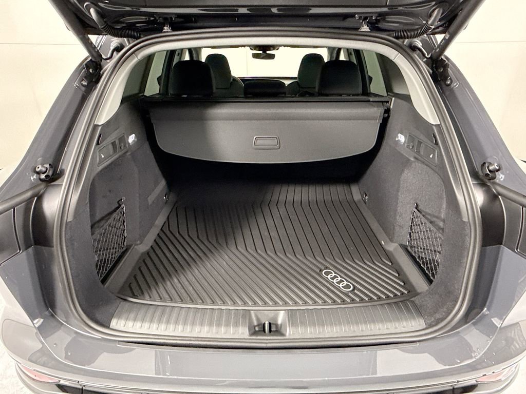 Used 2025 Audi Q6 e-tron Premium Plus image 31