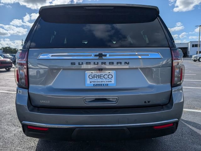 Used 2022 Chevrolet Suburban LT w/ Luxury Package image 11