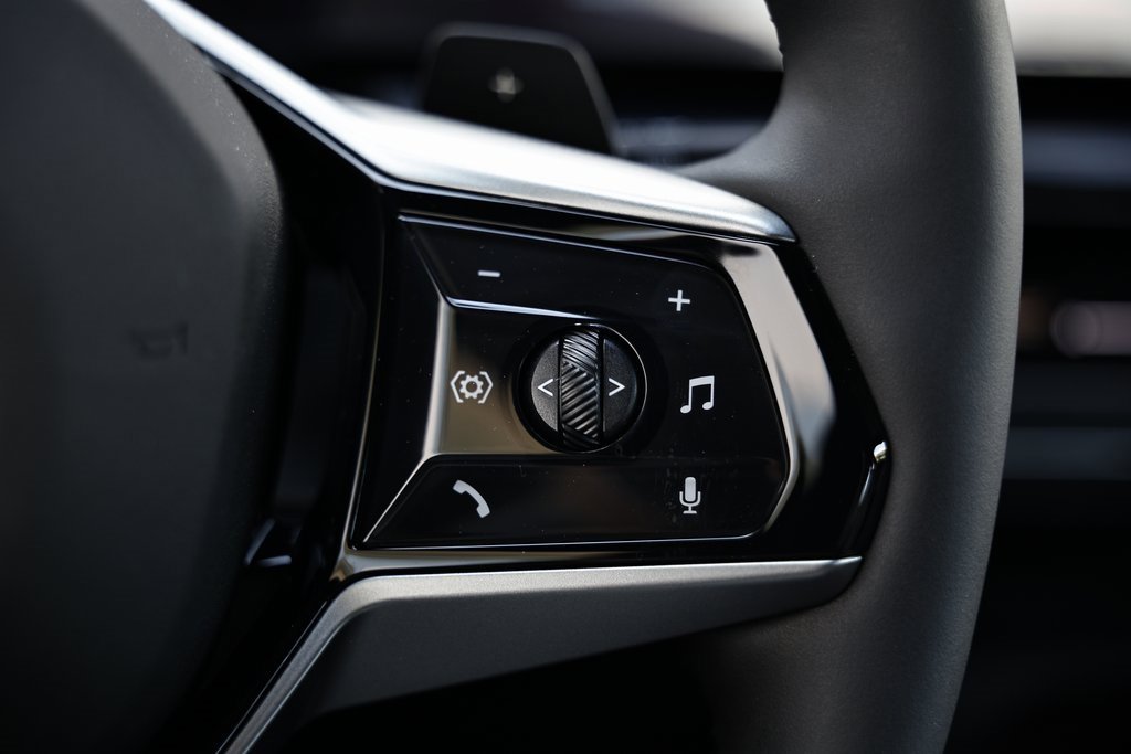 Used 2026 BMW 530i w/ Premium Package image 34