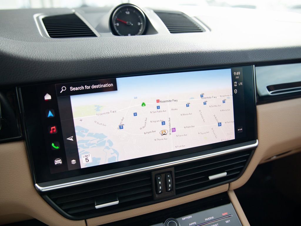 Used 2023 Porsche Cayenne image 15