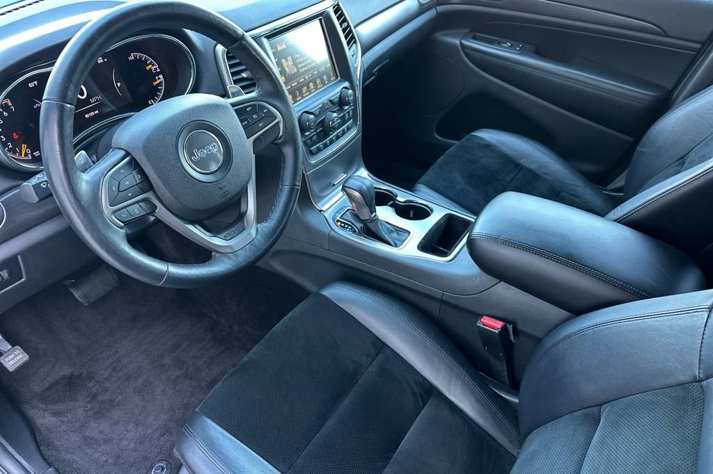 Used 2017 Jeep Grand Cherokee Altitude image 10
