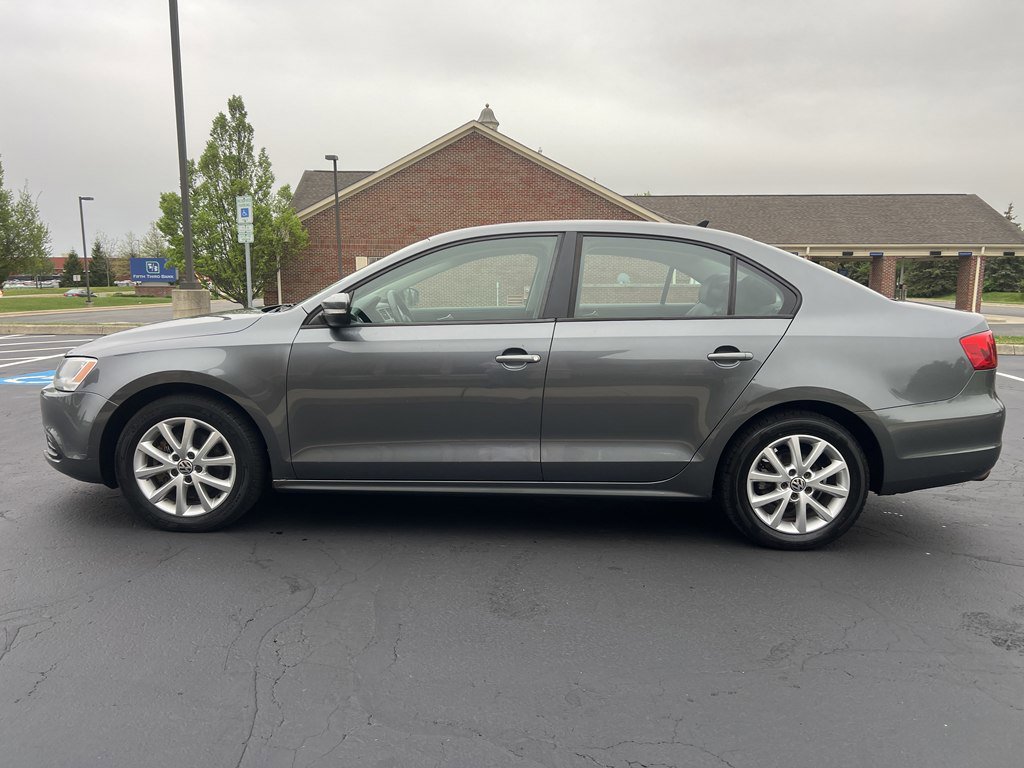 Used 2012 Volkswagen Jetta SE image 2