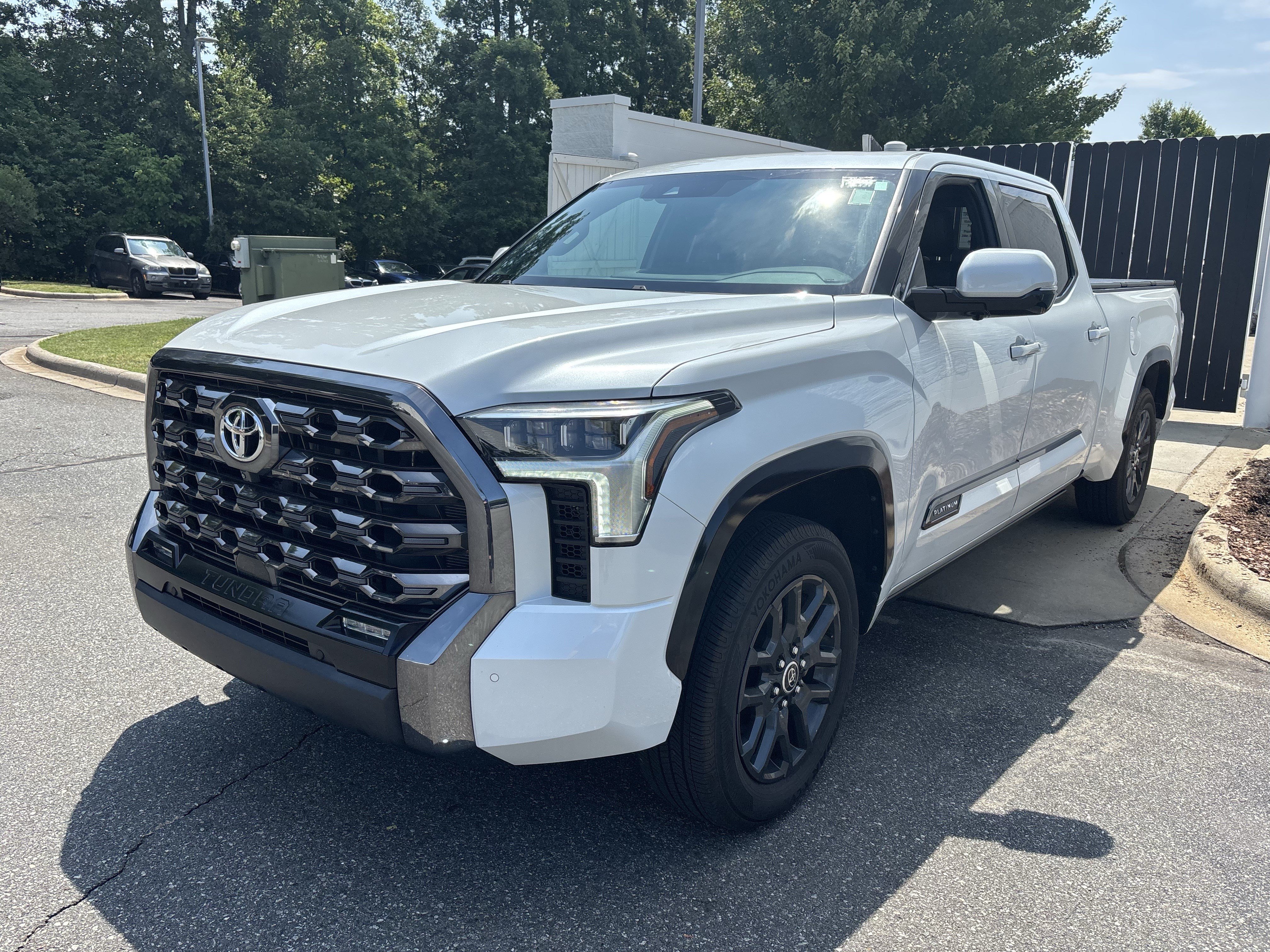 Used 2022 Toyota Tundra Platinum w/ Advanced Package AWD/4WD image 12