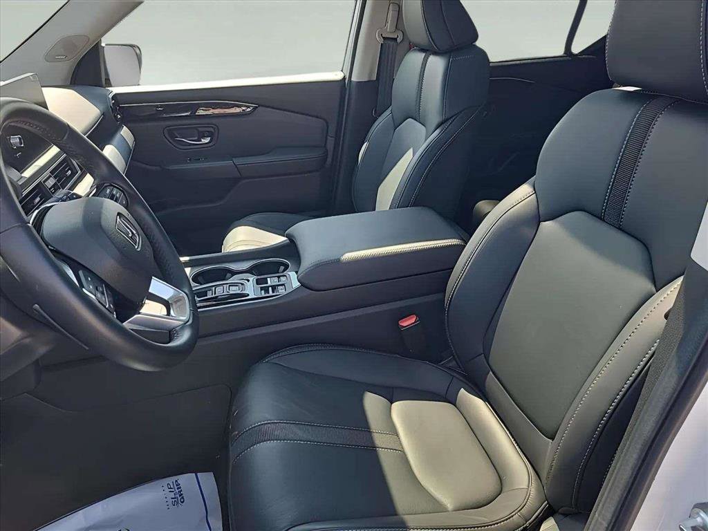 Used 2025 Honda Pilot Touring image 15