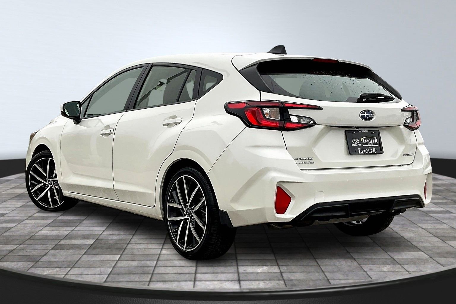 Used 2024 Subaru Impreza 2.0i Sport image 11