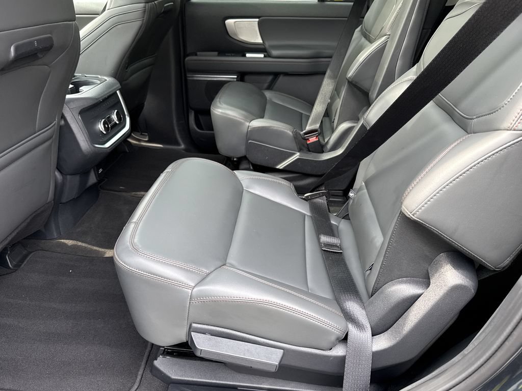 Used 2025 Ford Expedition Active AWD/4WD image 20