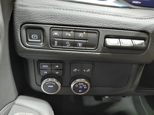 Certified 2023 GMC Yukon Denali AWD/4WD image 45