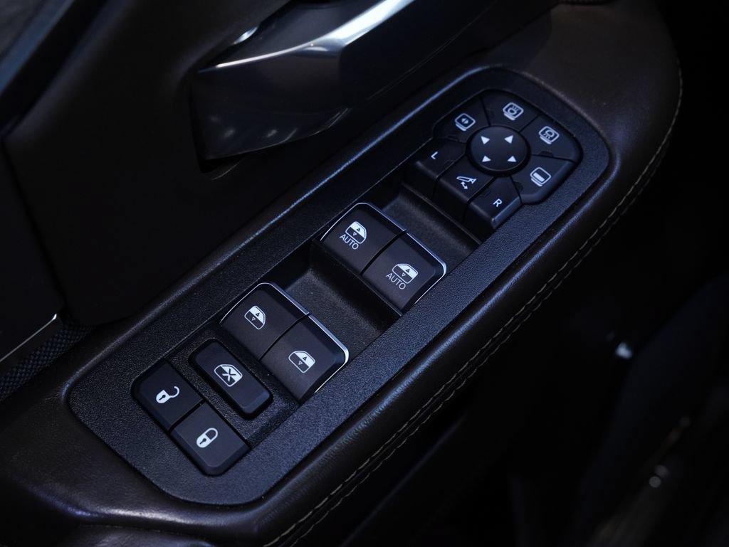 Used 2025 RAM 2500 Limited AWD/4WD image 13
