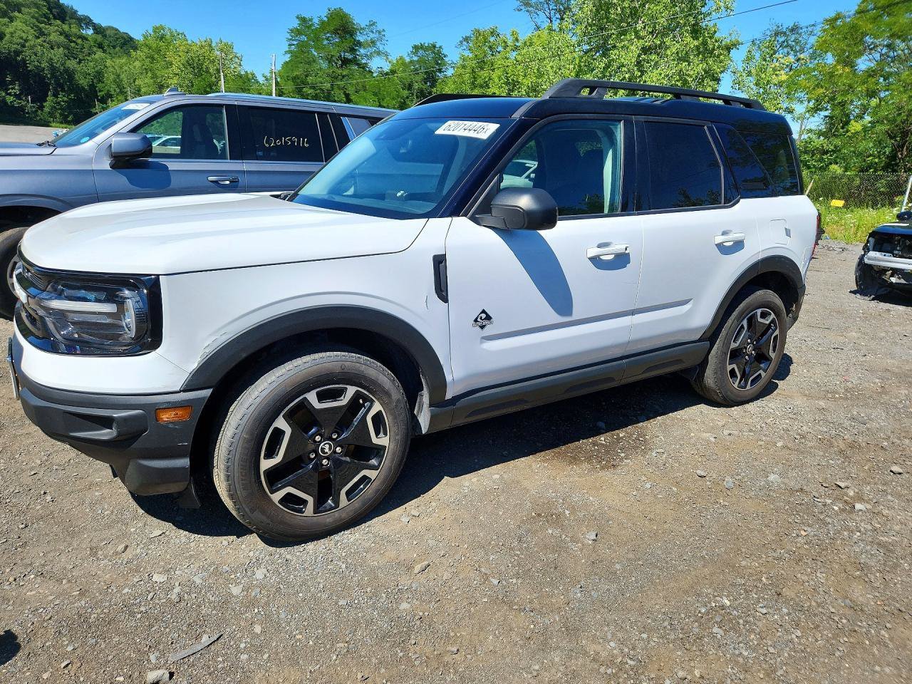 Used 2022 Ford Bronco Sport Outer Banks w/ Tech Package AWD/4WD image 2