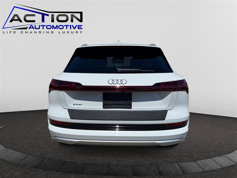 Used 2019 Audi e-tron Prestige w/ Prestige Package AWD/4WD image 6