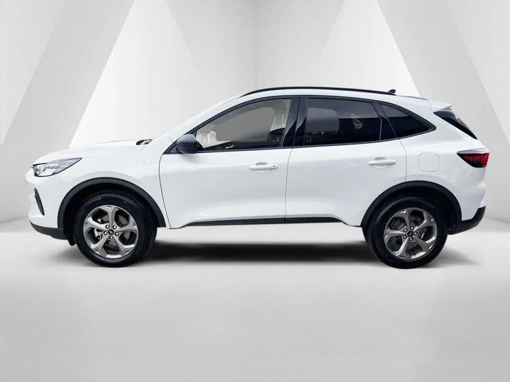 Used 2026 Ford Escape ST-Line w/ Tech Pack #1 AWD/4WD image 4