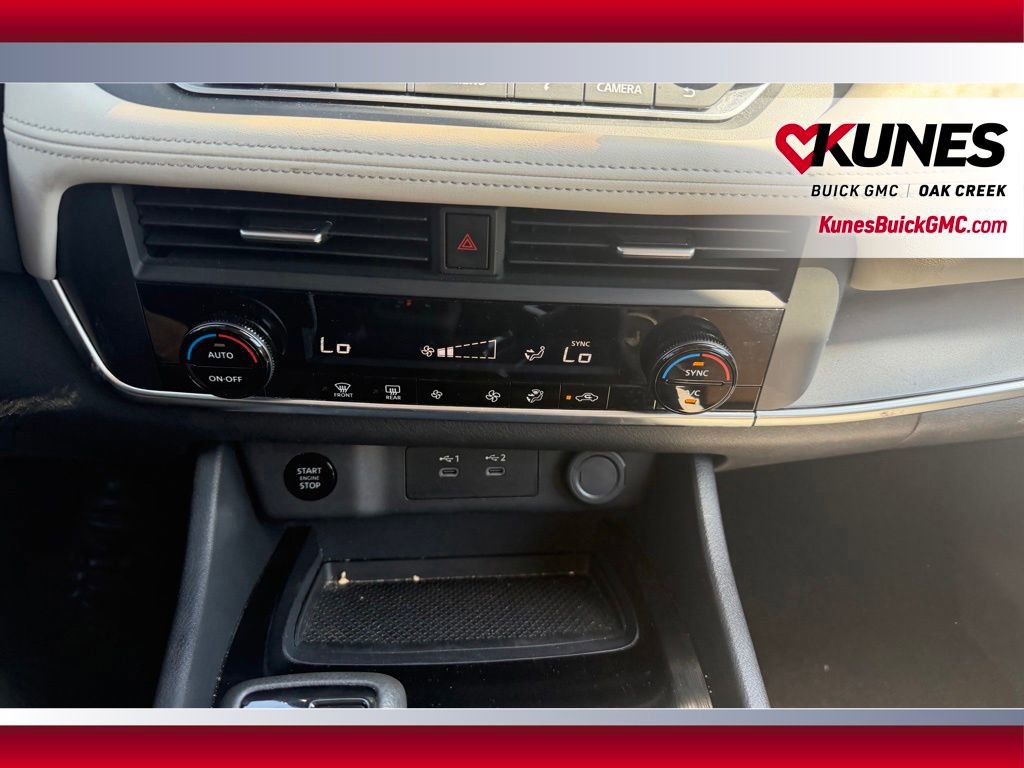 Used 2025 Nissan Rogue SV AWD/4WD image 20