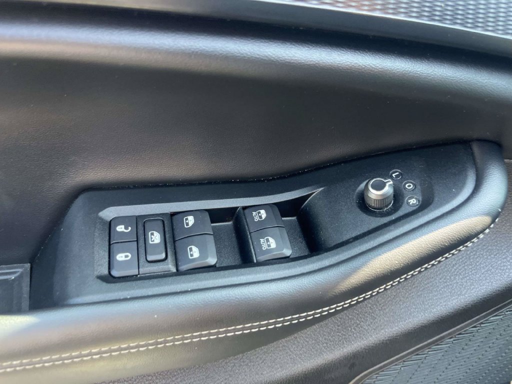 Used 2025 Jeep Grand Cherokee Altitude AWD/4WD image 15