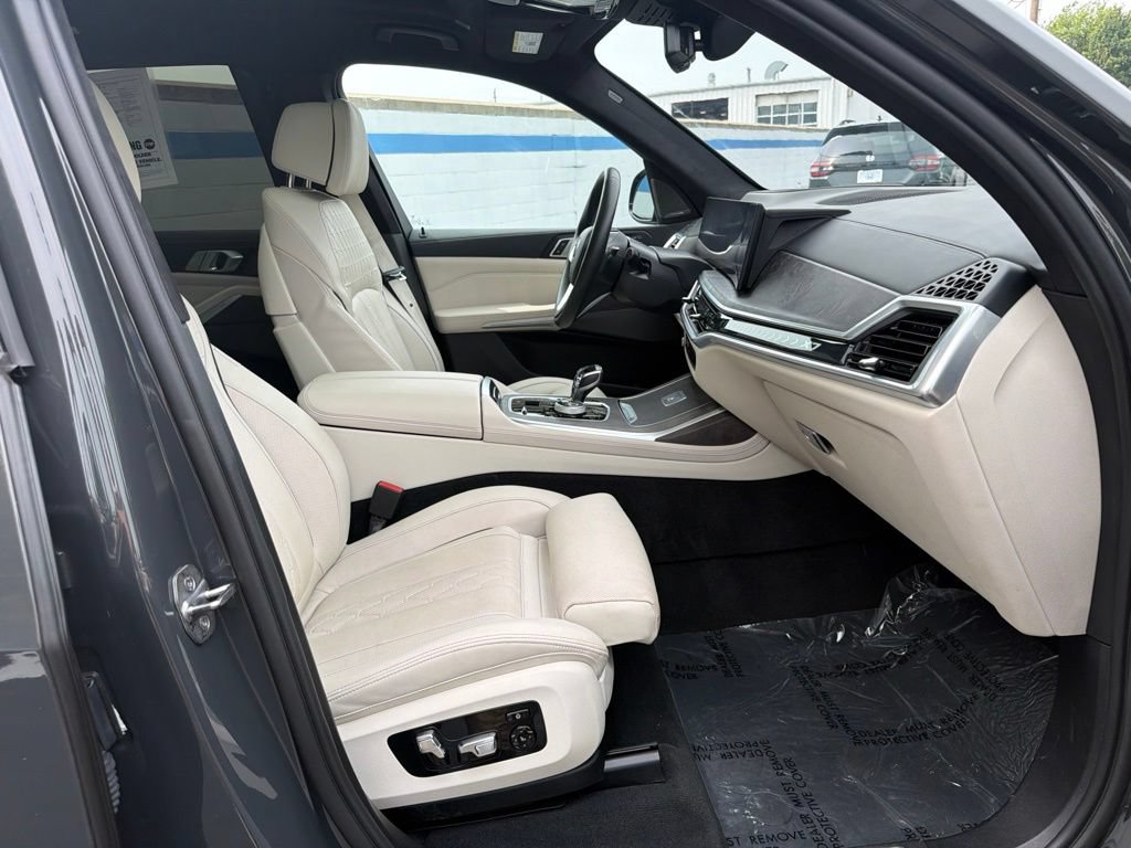 Used 2023 BMW ALPINA XB7 AWD/4WD image 27