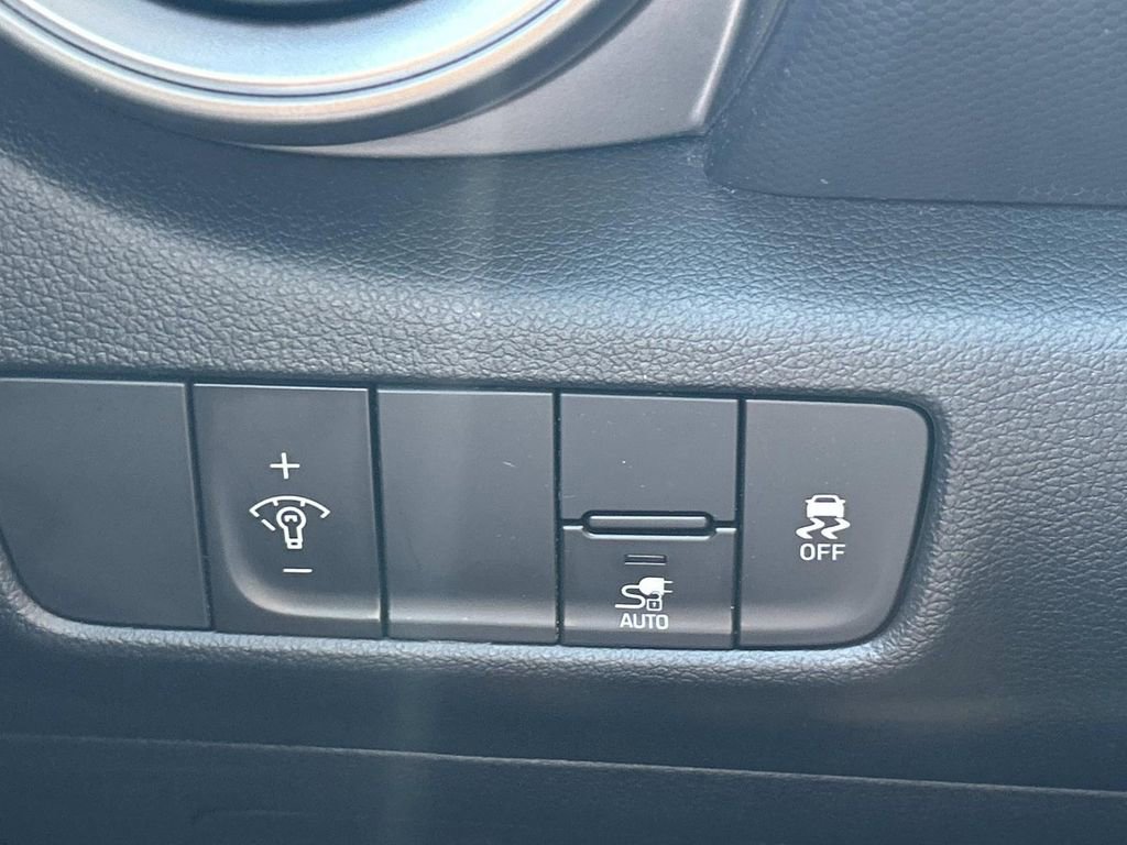 Certified 2023 Hyundai Kona SEL FWD image 28