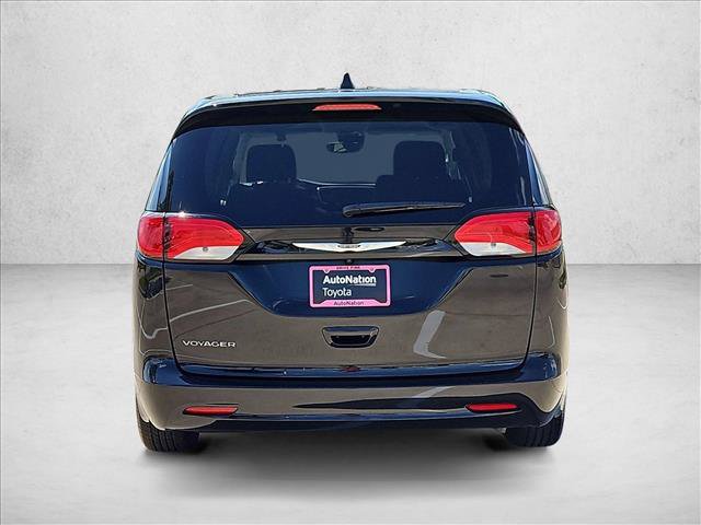 Used 2024 Chrysler Voyager LX FWD image 7