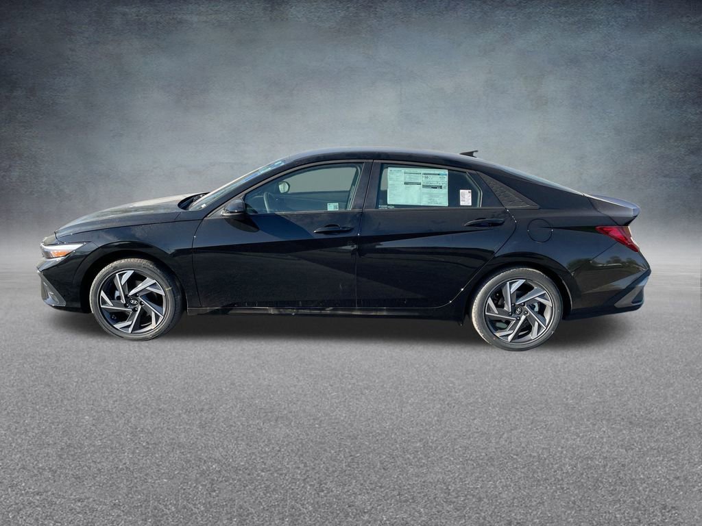 Used 2025 Hyundai Elantra SEL image 28