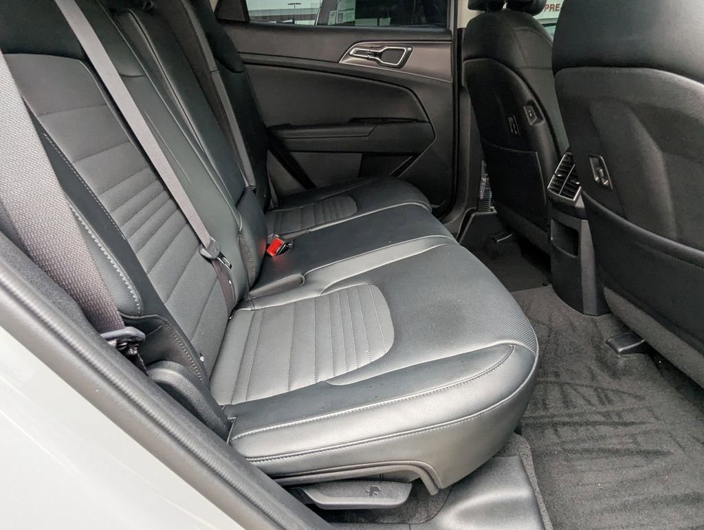 Used 2025 Kia Sportage SX AWD/4WD image 24