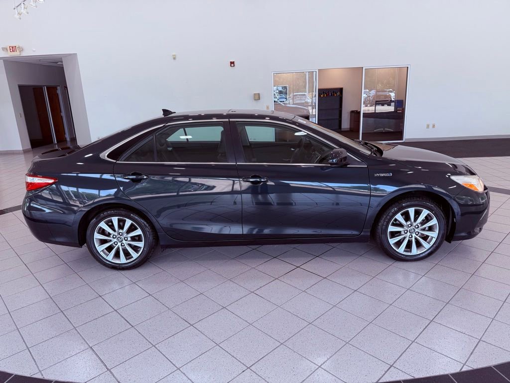 Used 2017 Toyota Camry XLE FWD image 13