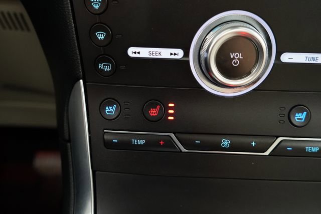 Used 2020 Ford Edge Titanium w/ Equipment Group 301A image 43