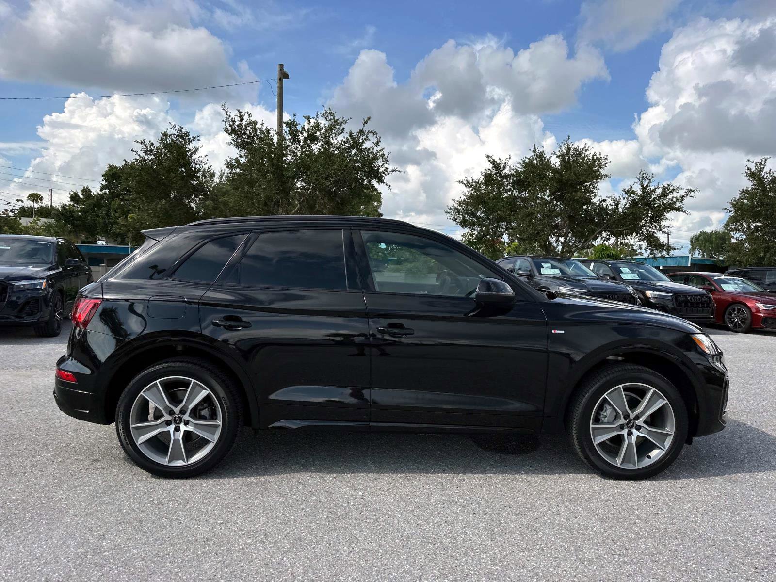 Certified 2025 Audi Q5 2.0T Premium image 3