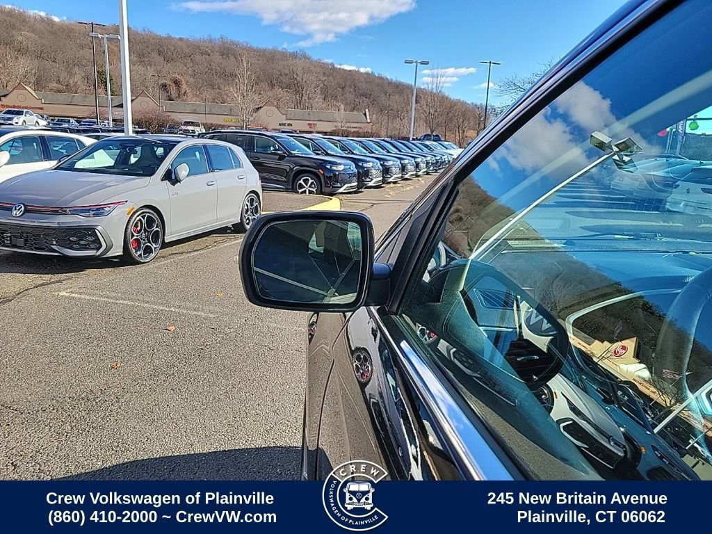 Used 2018 Ford Edge Titanium w/ Equipment Group 302A image 26