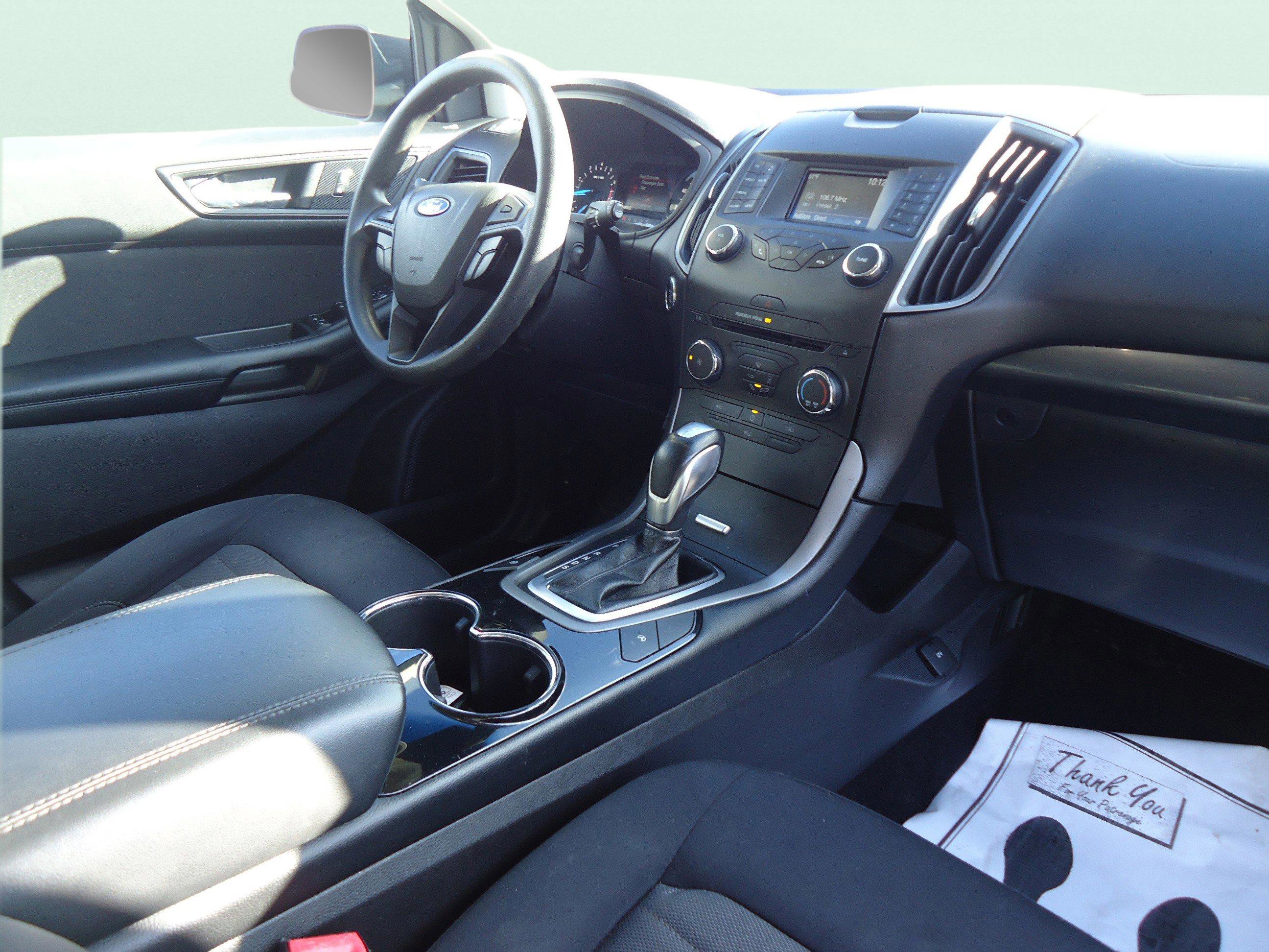 Used 2018 Ford Edge SE image 24