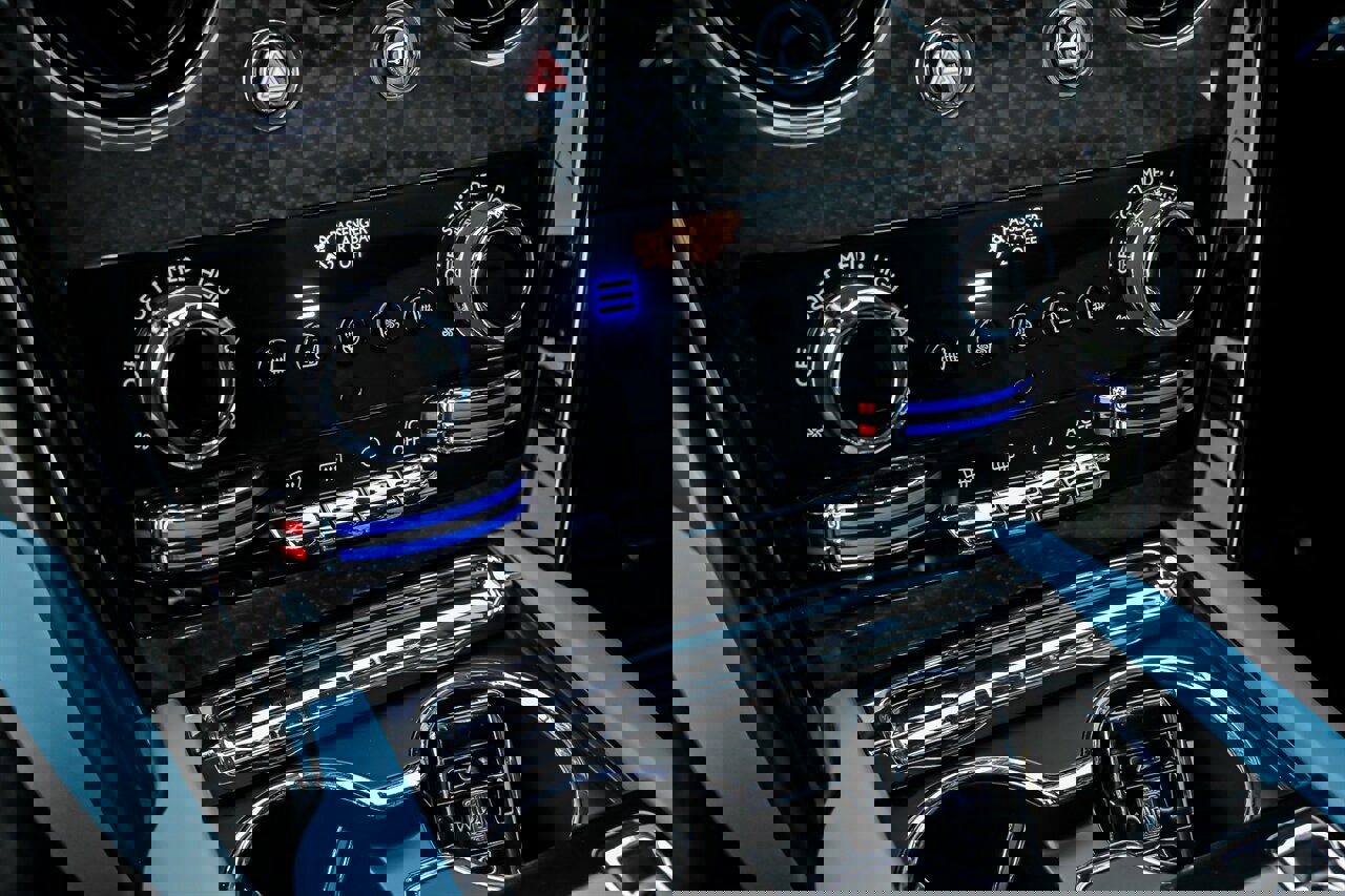 Used 2023 Rolls-Royce Cullinan Black Badge w/ Driver's Package image 39