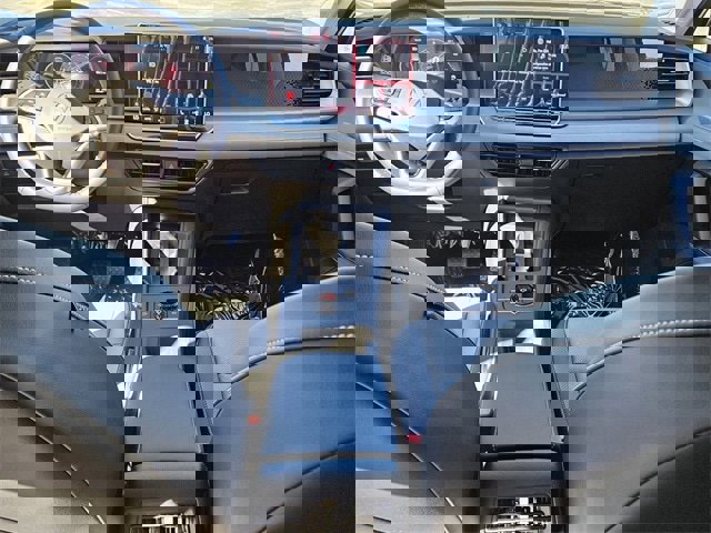 New 2026 Volkswagen Tiguan SE image 8