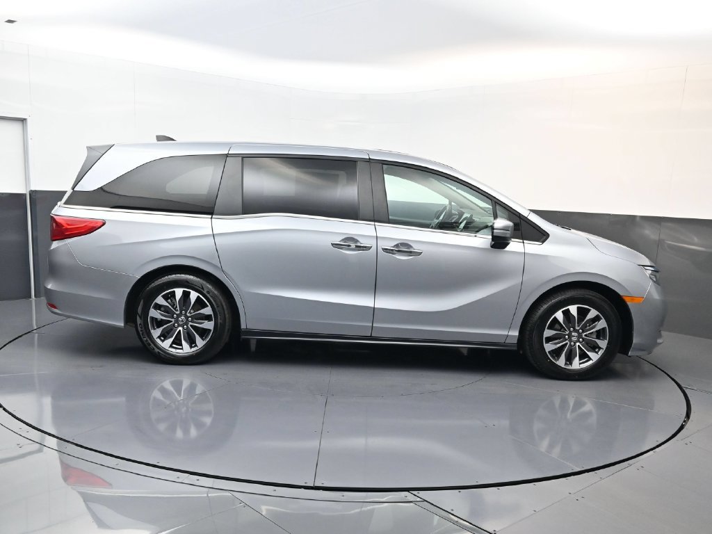 Used 2024 Honda Odyssey EX-L image 2