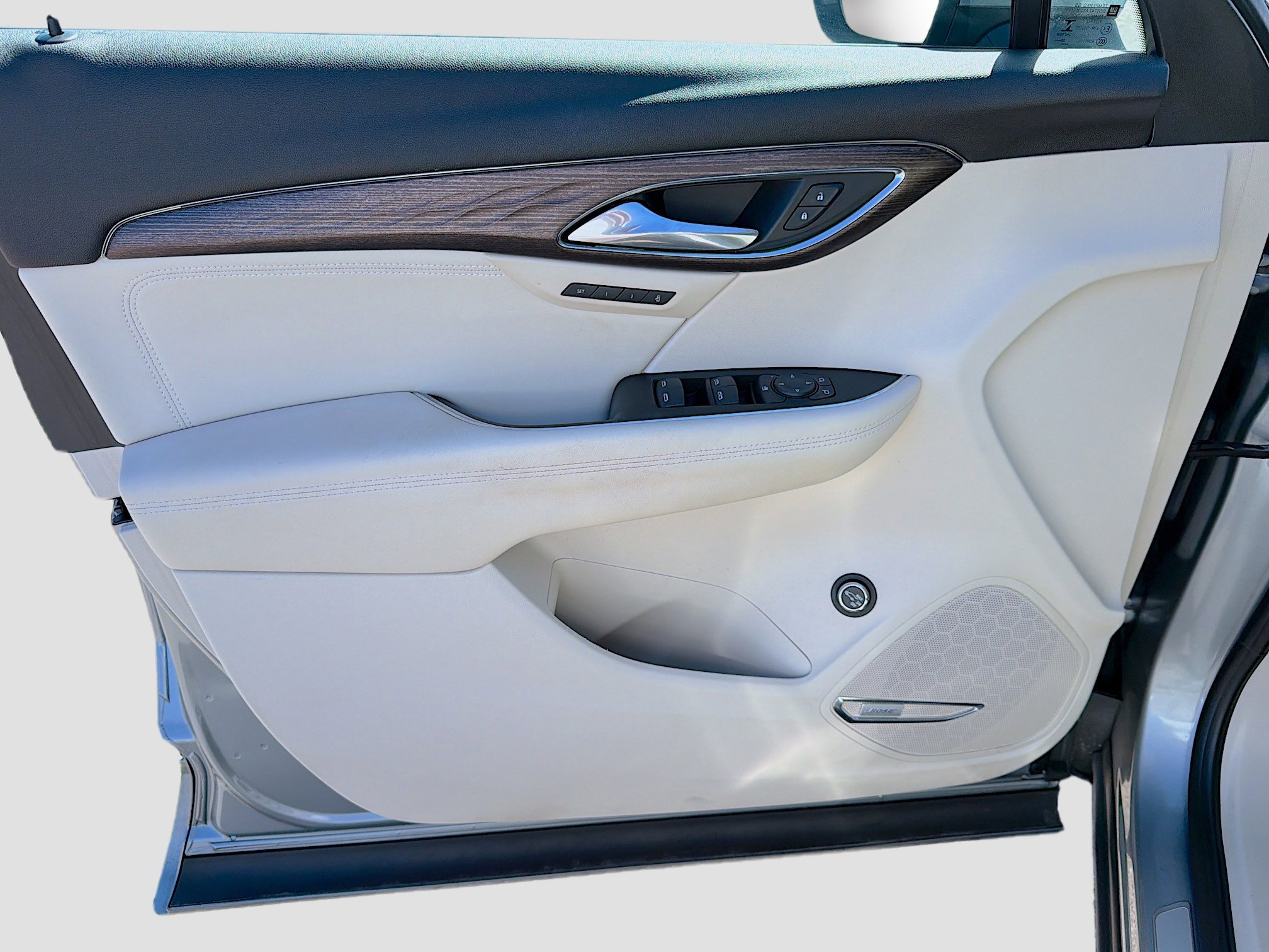 Used 2023 Buick Envision Avenir image 22